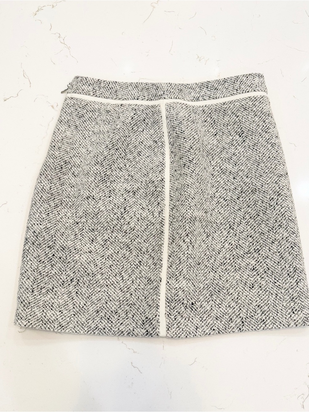 White House Black Market Herringbone Tweed Mini Skirt Size 6 - Picture 5 of 8